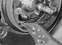  Замена тормозных колодок ручного тормоза на задних дисковых тормозах Opel Vectra A
